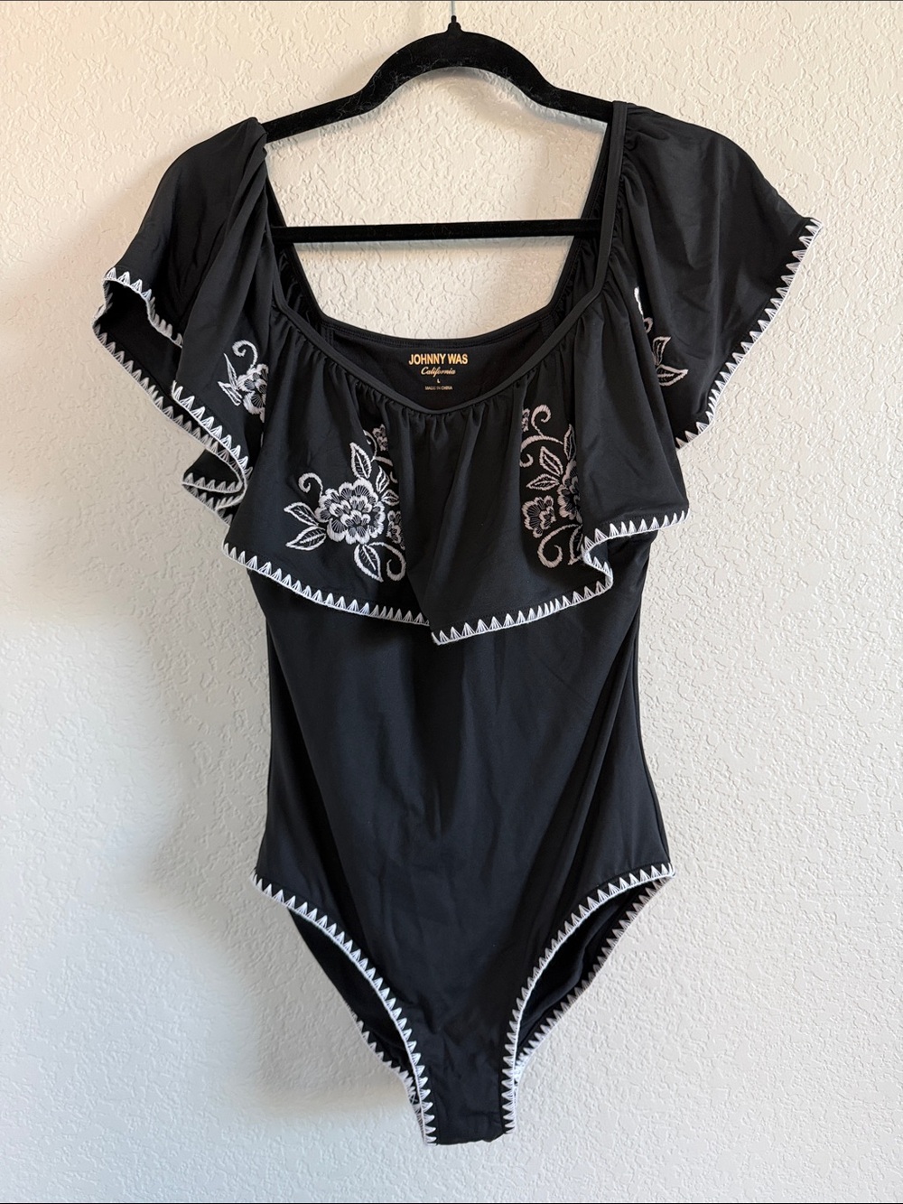 Johnny Was Wireless Floral Embroidered Off Shoulder Sofia Swimsuit Large Black - Picture 5 of 11